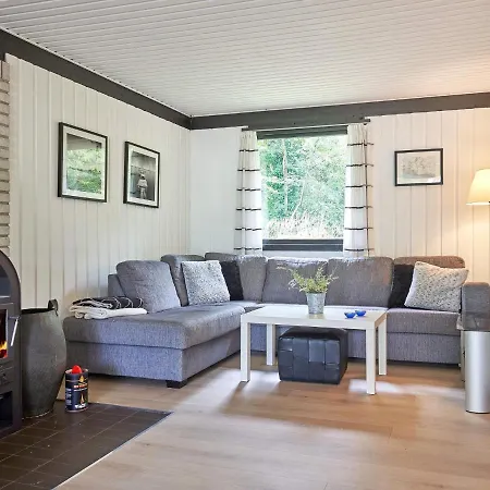 Сasa de vacaciones 7 Person In Aakirkeby